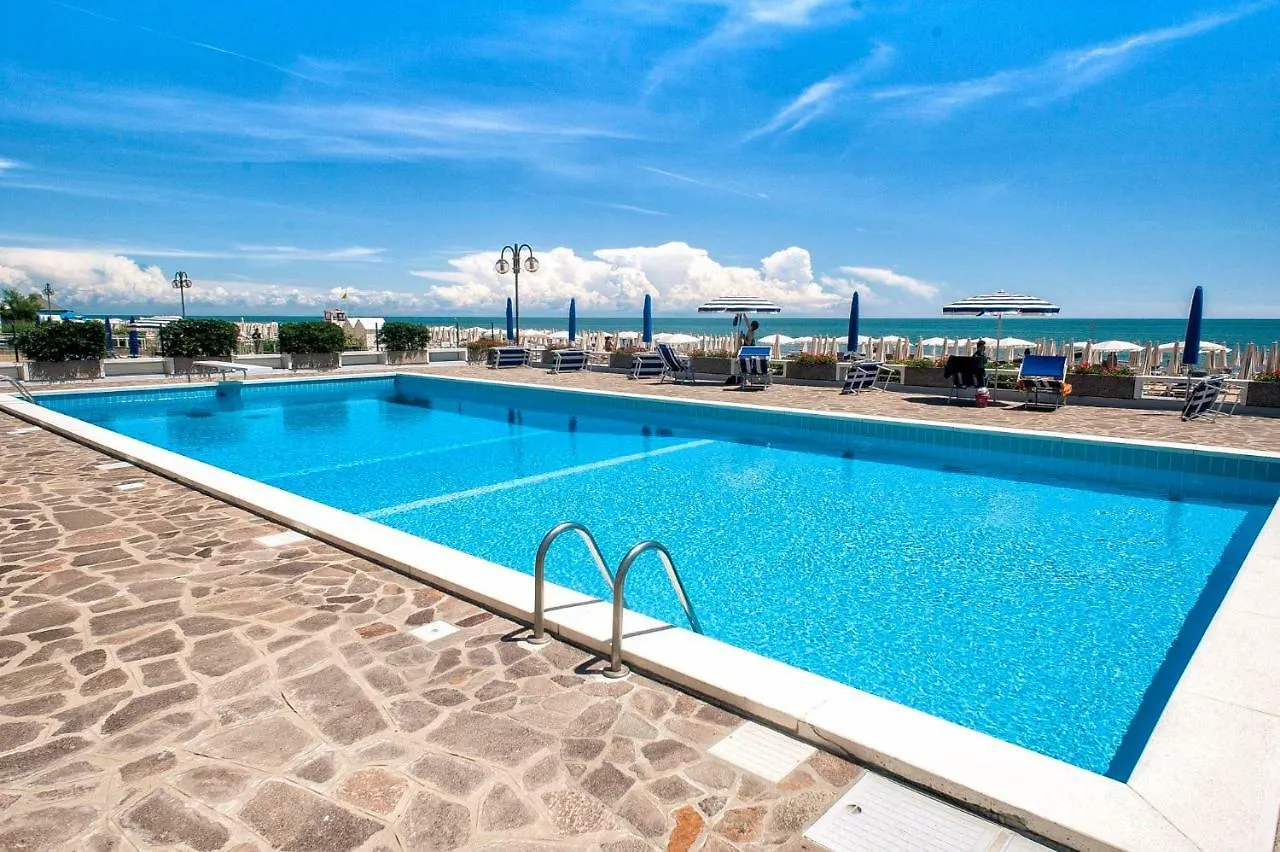 Sea View Apartment With Swimming Pool Lido di Jesolo