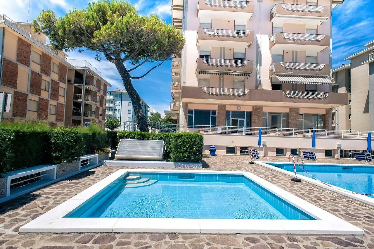 Sea View Apartment With Swimming Pool Lido di Jesolo Italy
